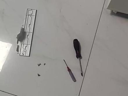 上门处理一台夏普M2851R复印机,报H4-00错误,清除代码,温度传感器无积碳,保险丝正常,更换新定影也不行。。主板接收信号故障了