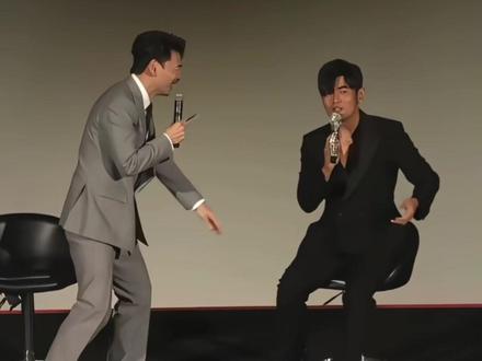 连天王带娃都会疯诶!不过更多的是幸福吧#周杰伦 #周杰伦新歌从夯到拉 #周杰伦写歌看出一胎和三胎的区别 #带娃 #搞笑