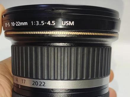 Canon佳能EF-S 10-22mm f/3.5-4.5 USM金圈超声波马达超广角镜头,自定义99新
这支镜头是你绝佳的广角选择。尽管佳能在广角端镜头选择不多,然而EF-S 10-22mm确实是一枚出色的超广角变焦镜头。这支镜头胜过所有其他广角变焦镜头的地方是对畸变的控制。大多数广角变焦镜头都会出现严重的畸变,尤其在广角端,然而EF-S 10-22mm对畸变的控制却堪称完美。除了畸变控制惊人以外,EF-S 10-22mm全焦段锐度也非常令人满意。在我看来这几乎可以说这是一支没有什么缺点的镜头,唯一的遗憾是佳能没能给它加上一个红圈。这款镜头中心画质锐利, 而且自带超声波马达, 对焦安静,快速, 精准,在广角端暗角控制的非常不错,而且边缘画质也没有明显下降。这对于一枚超广角镜头来说是非常难能可贵的。手感和工艺也超10-18,至少不是塑料接口,个人认为是10-18升级款。所以上10-22,多点钱还是物有所值的。
镜片无霉无雾无划痕,变焦,对焦,光圈开合一切正常,成色如图,没有任何暗病!
发货之前会拍验机视频给你看,所有功能试一遍,你同意了再发货!
附赠:新手入门摄影教程课、摄影后期处理技巧
#佳能 #摄影 #拍照 #镜头 #广角