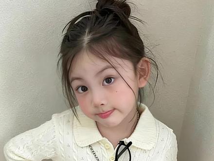 哇塞,女儿穿上也太洋气,太甜美了吧,妥妥一个小公主,关键也好百搭,随便搭个小裙子,小裤子都超好看! #高品质童装 #超便宜超划算 #女童穿搭 #生女儿就是用来打扮的 #早春新款搭配