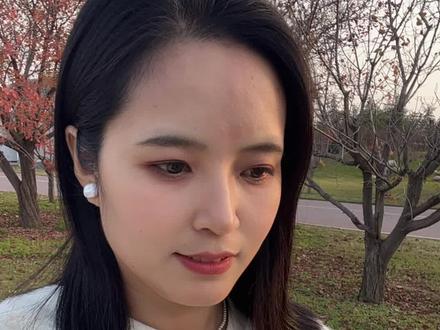 你现在的身份是父母,百年之后也会是别人的祖先 !
祖上积德,对子孙后代影响是非常大的 !
树根健康,树叶才能茂盛 !#情感共鸣 #生活感悟