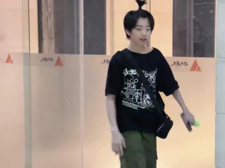 张函瑞:不知道啊,反正我的身材很曼妙 #TF家族 #抽象 #安利 #TF家族四代