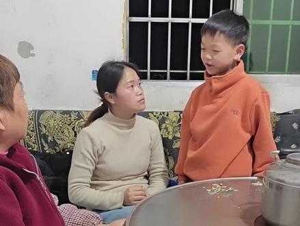 有祥儿来翻译,妈妈就不用担心了#真实生活分享计划 #翻译 #母子日常 #亲子互动