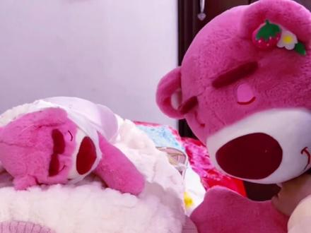 小熊熊被刺猬🦔给扎啦,赶紧送他去医院🏥。。。#亲子互动 #草莓熊 #过家家 #戏精