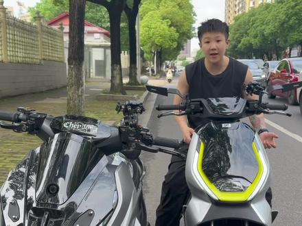 能不能让我看看ae3的车主们都用的什么自定义壁纸👀#女骑 #ZEEHO极核 #ZEEHO创作者激励计划 #电改 #姿态