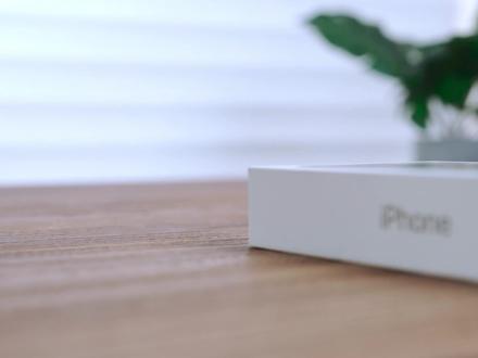 iPhone15pro Max到手了,仍然没有充电头,选安克可以省心、安心。#安克安心充 #安克充电头 #iPhone充电头