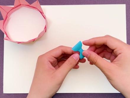 创意手工画 折纸小皇冠 一起来成为最耀眼的公主-儿歌多多出品 #手工 #儿童手工 #幼儿折纸 #幼儿创意手工