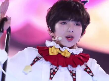 此萌物的舞台让我感觉身上的尸斑都淡了些…#陈浚铭 #大舌头 #tf家族新年音乐会 #时代峰峻