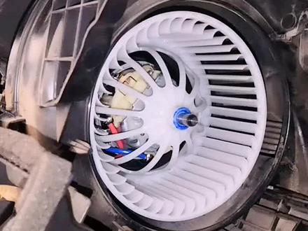 沃尔沃老款XC60鼓风机异响,更换鼓风机#专业的事交给专业的人 #撸车日常 #汽车保养与维修