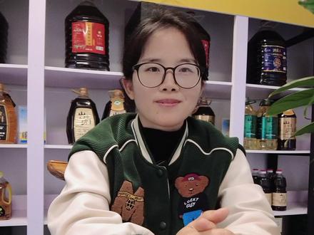 食用油油温多少熟 e6858c9cd67662e35ed6be00ce46546d~tplv-dy-resize-origshort-autoq-75:330.jpeg?x-expires=2001117600&x-signature=OhyrDL%2BHS4iPWQof767c8BQcxoQ%3D&from=3213915784&s=PackSourceEnum_AWEME_DETAIL&se=false&sc=cover&biz_tag=pcweb_cover&l=20230603103938E055CFDB4DD00F3CEDC3