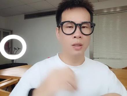 对着镜头讲故事,吸粉330万赚120万#短视频运营 #干货分享 #涨知识 #创作灵感 #短视频创业 #短视频干货 #价值百万的变现思路 #许右史 #阿坤运营笔记 @DOU+小助手 @許右史