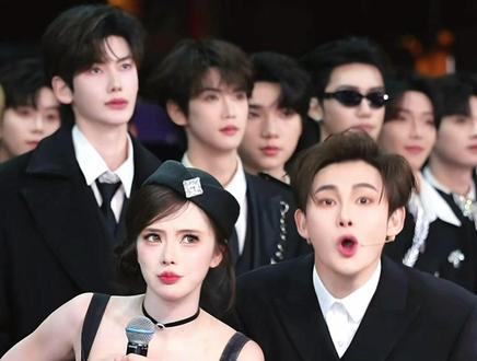 #龙浩天酉阳大舞台 #龙浩天小龙女跳情侣舞蹈 #001二月直播日记 #AI瑶瑶团播 #银河系001 哈哈…节目效果还得是龙浩天队长啊😂笑不活了@龙浩天🐲(酉阳桃花源摆手堂直播) @龙浩天妹妹🐰 @001-王林🍃 @AI瑶瑶• 银河系001|团队招优PGY