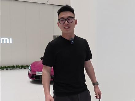 看完新SU7的9个颜色,还是觉得黑色最帅