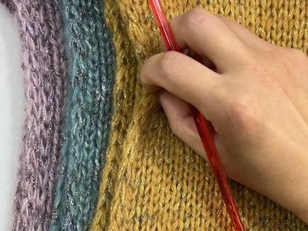 不规则马甲两侧不卷边的编织方法教程、女士背心袖山双边织法视频教程,#传承手工毛衣 #棒针编织 #简单大方时尚款 #简单易学 #针织毛衣