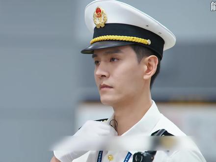 黑衣男子的自拍举动,让海关截获一批违禁品#经超 #黄尧 #金关
