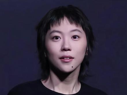 原来窦靖童下巴的“虾线”不是纹身!是给李嫣的勇气陪跑线啊 #王菲 #窦靖童 #李嫣