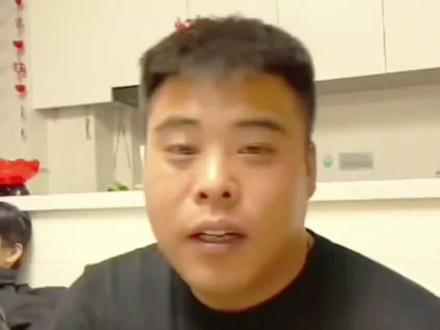 #张云鹏回国认亲 自从有了云鹏的信息,父亲就没睡过好觉,前段身体出现异常,云鹏又回来探亲,这下有儿子陪伴在身边,老父亲终于能安心的去体检了,祝福云鹏父子越来越好@抖音作者助手 @我要上热门 @沈华柏(张云鹏)