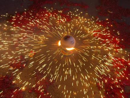 管他赚了球还是赚了个锤子,开心最重要#跨年#蓝精灵烟花#动感足球#贵州龙里