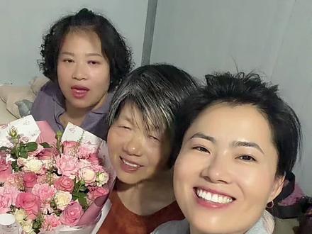 最美的歌儿唱给妈妈。陪伴老妈的幸福的生活。#祝天下所有的母亲节快乐