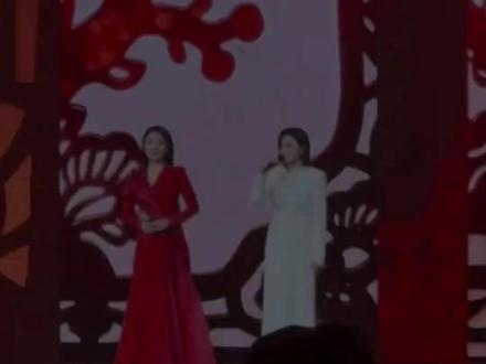 尧尧参加百花迎春大联欢,现场演唱片段
#徐子尧 #徐子尧xuzy #百花迎春 #珊瑚颂 #百花迎春徐子尧