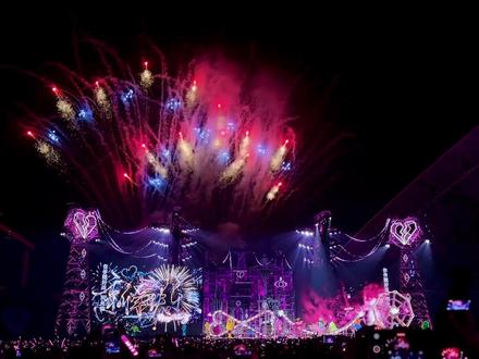 汪苏泷你真的牛上天了!新年快乐!!!(大家全看完好吗真的很震撼!
#汪苏泷跨年演唱会#烟花秀的天花板 #神级现场 #汪苏泷广州跨年演唱会#罗曼城