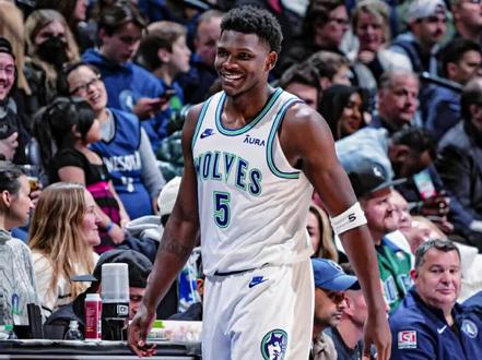 爱德华兹超越科比,成历史第三年轻万分先生 #科比#爱德华兹#詹姆斯#杜兰特#篮球🏀