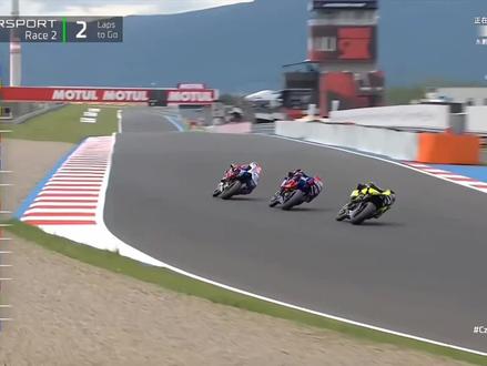 WSBK捷克站第二回合张雪机车斩获赛季第五冠,赛后雅马哈的61号感觉很不服气,全程黑脸,也不开香槟庆祝#摩托车赛事 #张雪摩托 #WSBK #张雪 #瓦伦丁德比斯