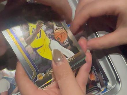 老婆来拆2.0 !年终体验球星卡自动贩卖机! 是什么让我破防?一包只有三张卡,配置位没卡!?球星卡贩卖机给我这样的盒子?@Auto Card Pro
#球星卡 #球星卡拆卡 #球星卡收藏 #球星卡分享 #nba