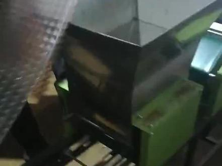 大钵体毯状苗机插秧流水线,优点,比机抛秧故障少每天插秧面积多,比插秧机插秧返青快