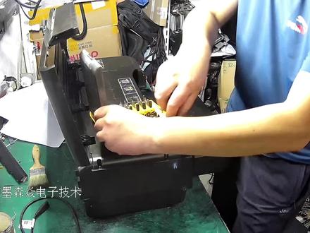 惠普7110喷墨打印机拆机过程,清洗废墨仓,喷头。动手能力强的可以参考我的视频,没有耐心的千万不要拆,分分钟让你怀疑人生!我在即墨修打印机。有需要联系我。#惠普打印机 #打印机维修 #打印机 #办公耗材 #即墨森焱电子技术