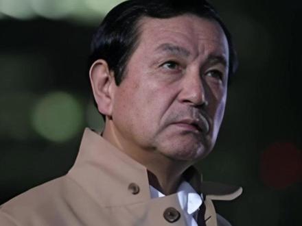 “奥特曼看不下去了”《艾斯奥特曼》人间体扮演者质问高市早苗:与中国起争执有什么好处#大象主播说 @杨嘉祥