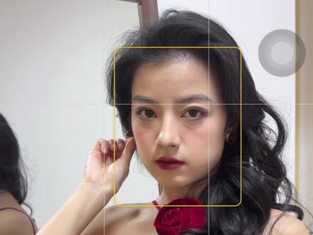 闪光灯一开跨年神图就有啦 在家就可以0成本自制跨年神图#醒图 #咔嚓2025幸福请留步 #拍照教程 #跨年拍照 #闪光灯一开跨年神图有了