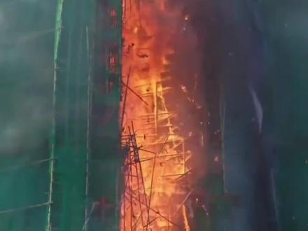 遇到火灾如何正确逃生? 保持冷静,躲火闭烟是关键!#全民消防生命至上 #高层火灾