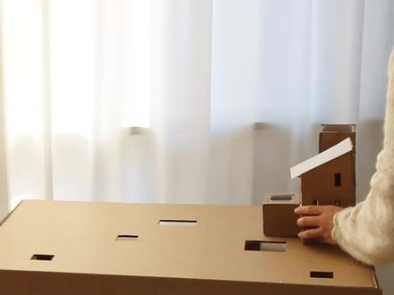 🤖瓦力与伊娃跨越星际再现!🌱纸箱改造桌面小花园 #一#人一件宝藏好物 #我家的年度好东西 #宝藏生活家企划 #乐高
最近宅在家里重温了机器人总动员
总是被瓦力伊娃的陪伴爱意感动无数次
看着家里刚入了很多小型的桌面植物
想起了电影里那株小绿芽
就准备来个改造
给这些小植物们和瓦力伊娃一起安个家
-
📦材料准备
1.瓦楞纸板做建筑
用快递箱或者怕脏的直接买瓦楞纸板来裁切也可以
需要用到的板子尺寸我提前建模算好了
放在视频的00:27秒处
2.单层瓦楞纸板(白色,深黄色)
3.塑料方花盆
-
🌱
用纸箱做出来的末日风建筑上面预留出了一个花盆的空间
这样就可以把小花盆放在上面啦~
底板我也掏了一些方孔
这样就可以把小花盆直接放在上面
-
🤖
布置好邀请瓦力伊娃入住
拼装乐高积木的过程不仅治愈
还充满动手把心中场景搬到现实的创造力
-
定期更新关于在家的美好日常,我们下期见
家装|DIY|美学|四季