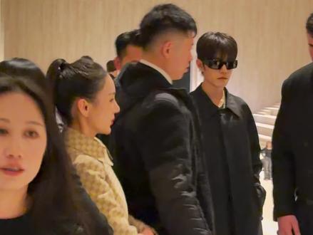 香香‘s专属|陪伴 静静地看着他采访完
#肖战 #gucci #肖战的小飞侠