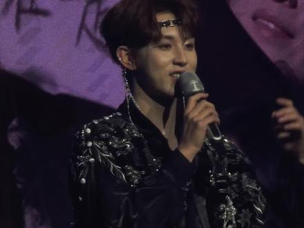 #郭俊辰十周年见面会#郭俊辰#圣诞节
圣诞节就该看男人撒娇,他要是这样跟我撒娇,我什么都答应他。
@郭俊辰