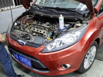 福特新嘉年华故障灯常亮难题维修案例,车主修过很多地方没能解决,看过视频下次速度解决修车不迷路。