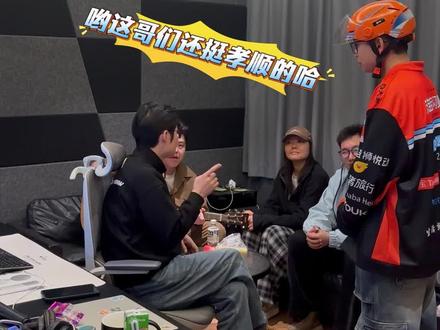 为了完成奶奶的心愿,外卖小哥自信开嗓…#外卖小哥 #唱歌 #若今生已无缘 #好孩子 #奶奶的心愿