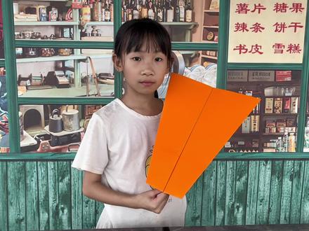 #记录真实生活 #自制玩具 今天做了五款纸飞机,看看哪个飞得最远