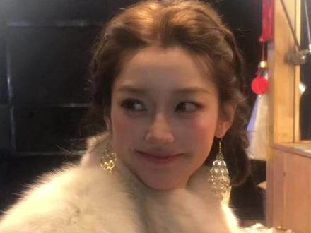 千金盘发教程🎀好简单
#发型教程#千金盘发#古早千金