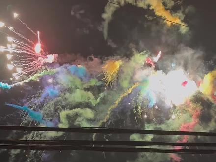 给大家看看280y的七彩祥云。#除夕 #烟花 #七彩祥云 #除夕快乐