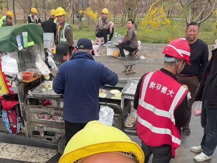 如果没有他你还爱我吗 哈哈哈哈,我也是赶鸭子硬上了,社牛了一把!#如果没有他你还爱我吗 #dd小水 #记录在工地上的日子