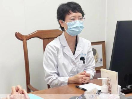 急性荨麻疹,会导致喉头水肿,有窒息的危险。 #荨麻疹 #医学科普 #皮肤病 #广东省名中医洪敏