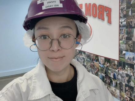 一路上跌跌撞撞,勇往直前,2018.12-2026.02从刚来的橙帽到白帽到灰帽再到现在的紫帽,感谢勇往无惧的自己,感谢自己这么多年的坚持,很多人不理解,肉厂那么累,为什么还要再继续干,我想这应该就是答案吧,加油,努力奋斗的大家,只要努力,梦想都会实现的#澳洲肉厂#澳洲#vlog日常 #抖音热门 #482