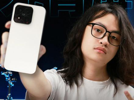 去掉背屏 只留硬货 小米17 Max体验 砍掉背屏,换来满配四大件——屏幕、续航、性能、影像全部Max。如果你想要一台不花哨、不妥协的大屏旗舰,这期评测给你答案!@抖音小助手 #小米17Max #小米 #小米17max
