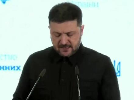 泽连斯基:乌克兰与美国就安全保障达成历史性协议 乌对为俄罗斯国防工作的个人提出新的制裁方案#俄乌局势新进展 #美国