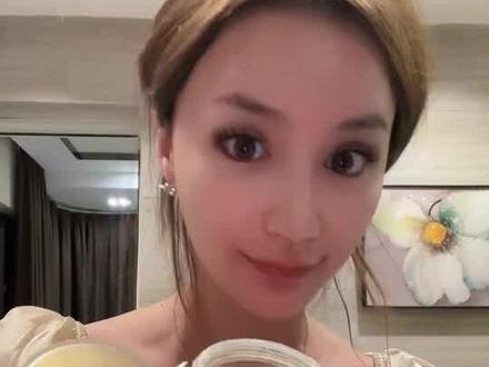 ㊙️太子妃”的美丽秘诀
🇨🇭瑞士国宝级护肤品牌
👑NIANCE妮瑞斯冰川奢宠面霜
✨NC妮蔻强推一年的面霜返场
🉑️适合25+各种肤质的姐妹~#nc妮蔻