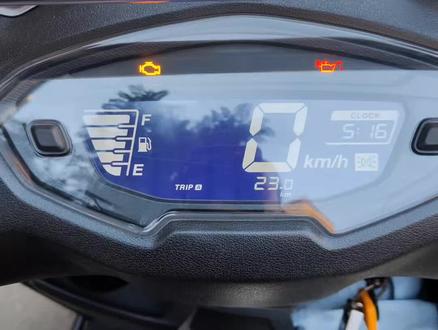 借着机油亮起的机会,介绍豪爵AFR仪表使用方法给大家,首保里程500-1000公里,你了解了吗了#让骑行成为一种生活 #踏板摩托车 #豪爵afr125