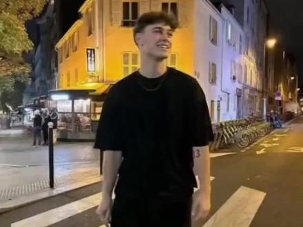 白菜对我笑舞蹈教学 白菜对我笑舞蹈ai特效 白菜对我笑ai生成模板 白菜对我笑ai玩法 ai白菜对我笑舞蹈教程 #ai白菜对我笑舞蹈 白菜对我笑舞蹈ai生成指令 #ai白菜跳舞 白菜对我笑ai模板 #剪映 #白菜对我笑舞蹈ai