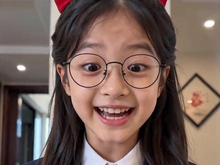 《刀盾的卡牌之路》第一季13森岳刀盾VS体育老师刀盾! 本视频由#即梦AI出镜模式制作#AI分身戏情大赛#用即梦AI过戏瘾 #AI创作浪潮计划 #我的刀盾